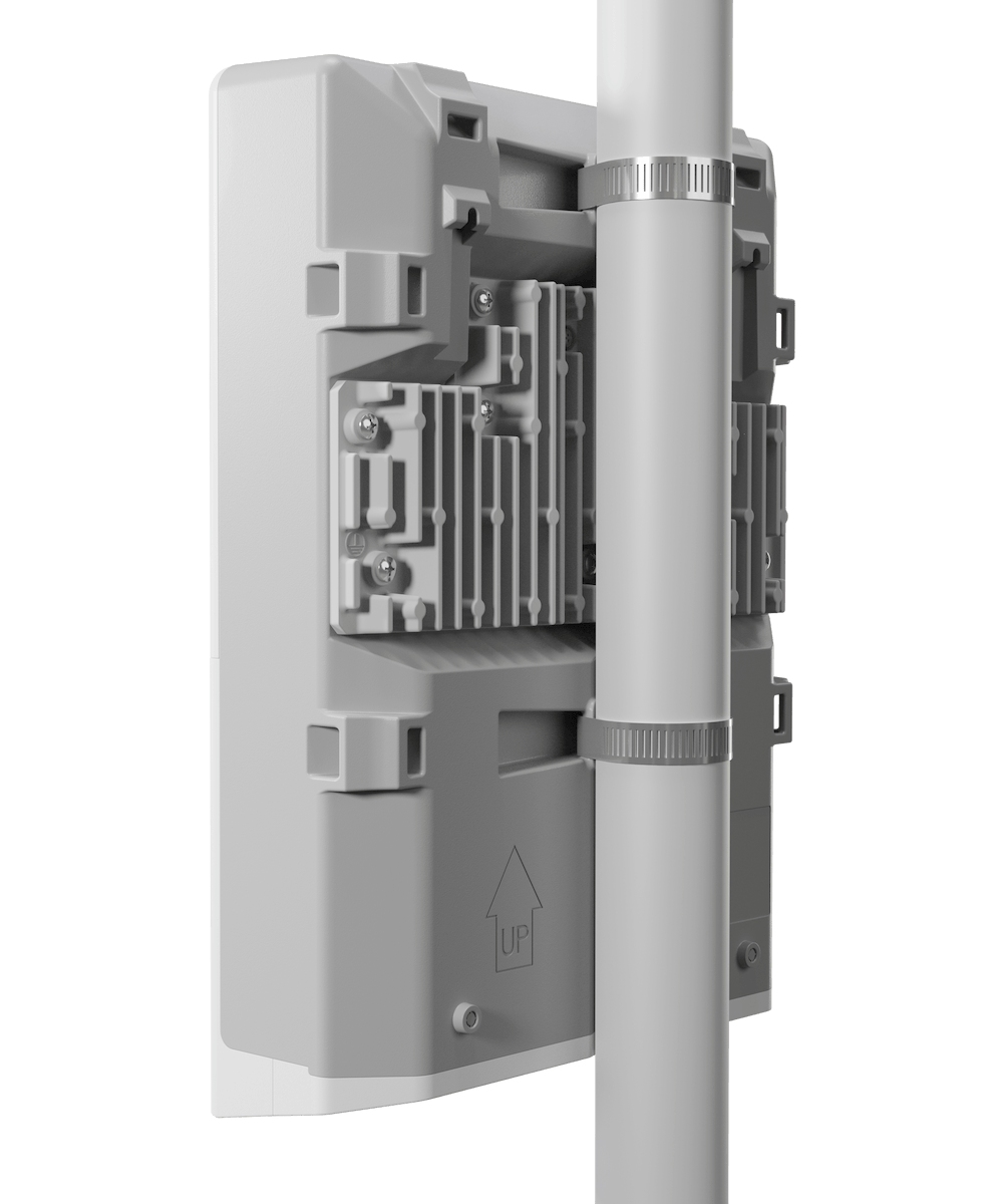Mikrotik MikroTik netFiber 9 Dış ortam 10 G fiber switch • 4× SFP+ • 5× SFP • 1× RJ45 PoE-in Switch - görsel 4